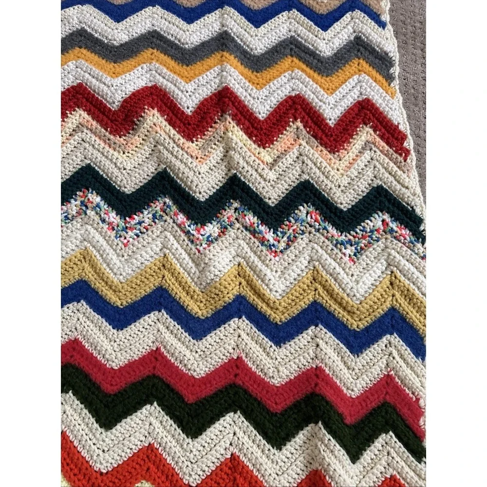 Vintage Afghan Chevron Ripple Zig Zag Crochet Throw Blanket 47